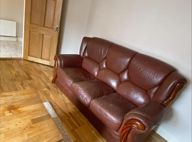 Cosy 4 Bedroom Galway House With Rear Garden Patio
