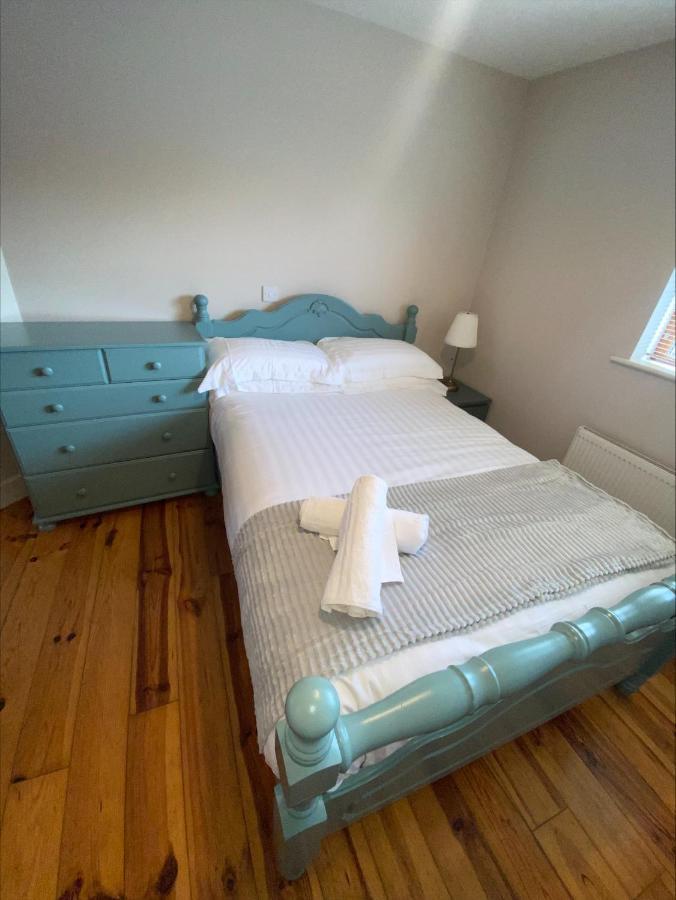Holiday home Cosy 4 Bedroom House With Rear Garden Patio *