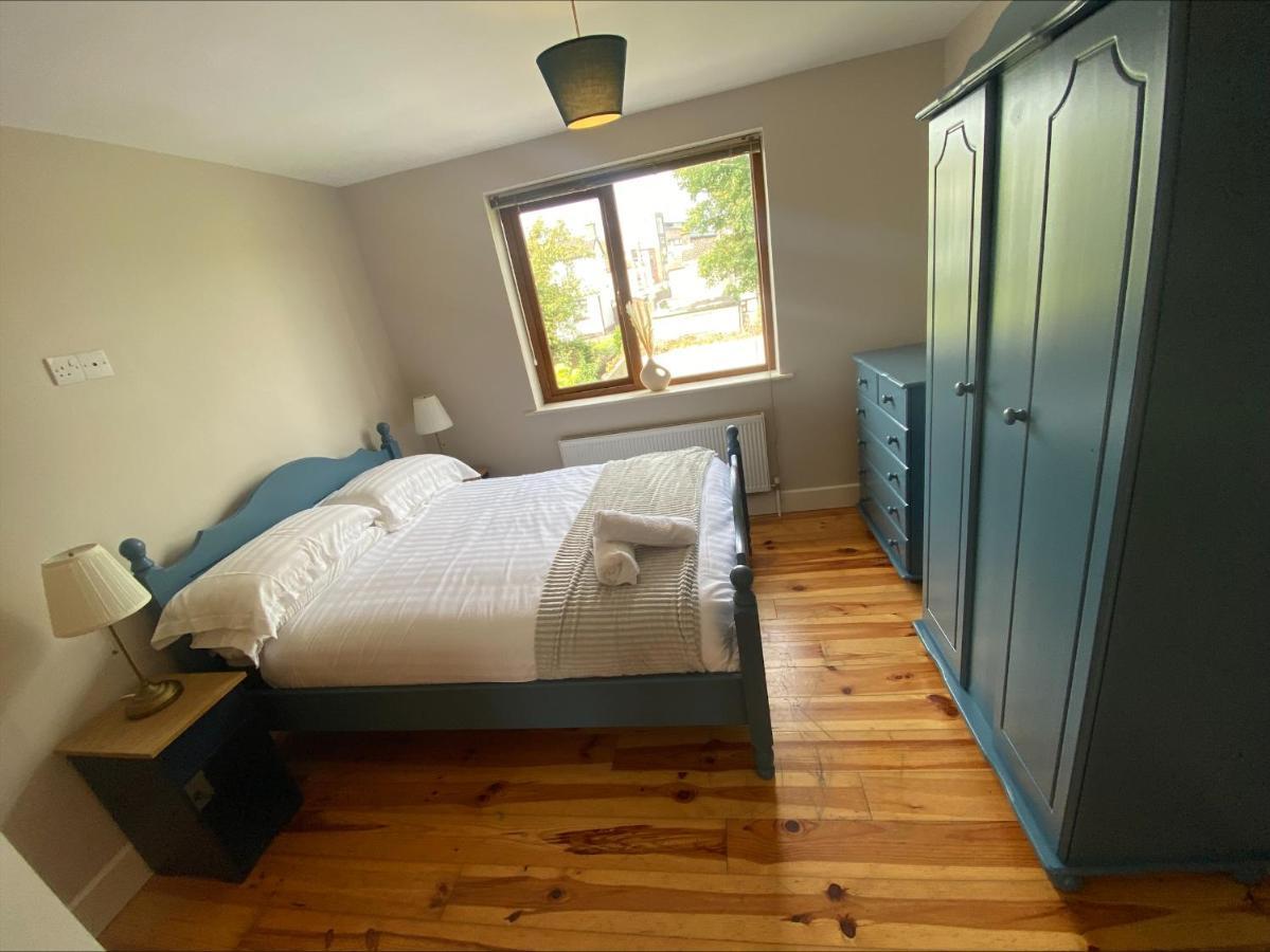 Cosy 4 Bedroom House With Rear Garden Patio Holiday home